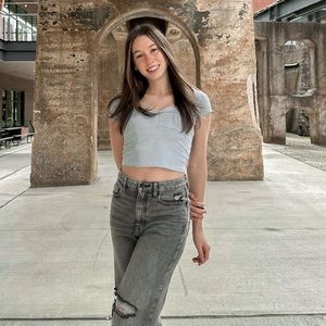 Meet your Posher, Samara